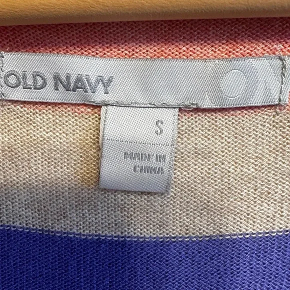 Old Navy rainbow Pullover V-neck sweater. Size S - Picture 4 of 8